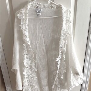 Bebe Ivory Lace-Accented Kimono white never worn large